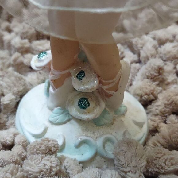 Ballerina Girl Figurine With Tutu Dark Hair Flower Accents 7 inches tall - Picture 4 of 8